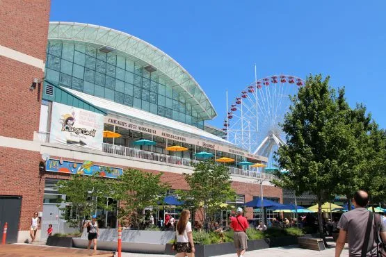 Comer al aire libre Navy Pier