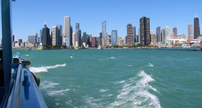 Paseo en Barco en la Ciudad de Chicago