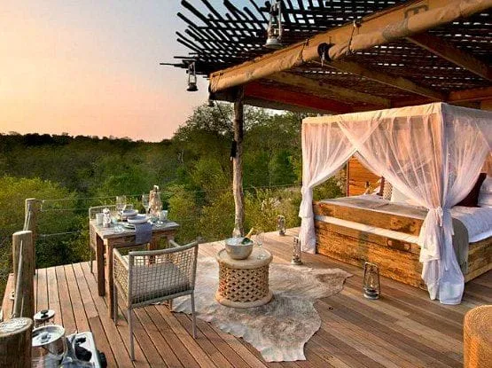 Dormir en una casa de un arbol