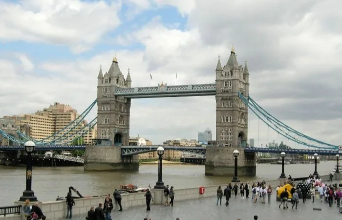 tower bridge londres