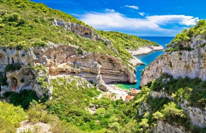 isla de vis mamma mia