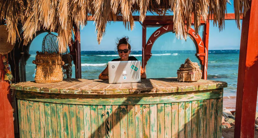 How to Earn an Income Living the Digital Nomad Lifestyle