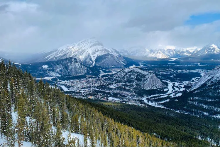 Gondola to Sulphur Mountain at Banff National park