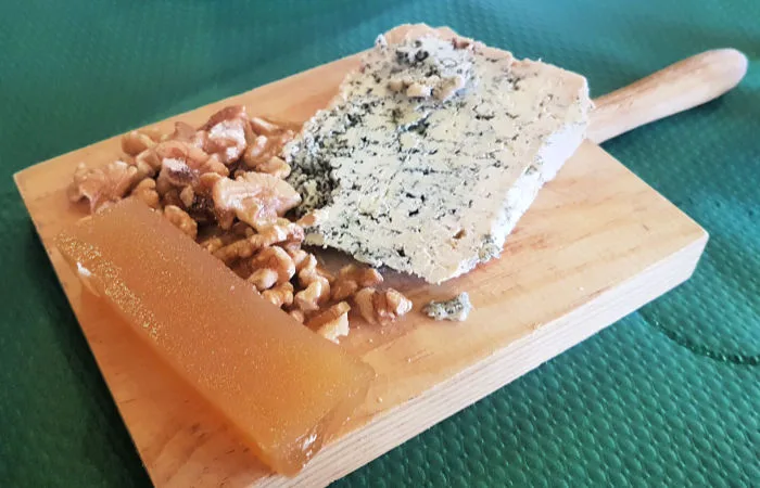 Queso cabrales asturiano