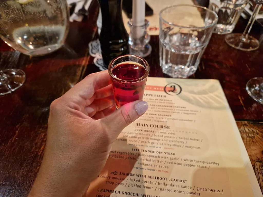 licor de cereza bebidas polacas 1024x768