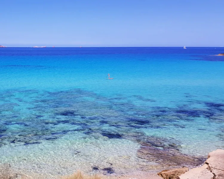 Cala Compte y sus aguas cristalinas