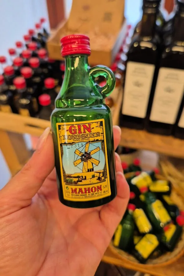 Gin Xoriguer que comprar en Mahon menorca
