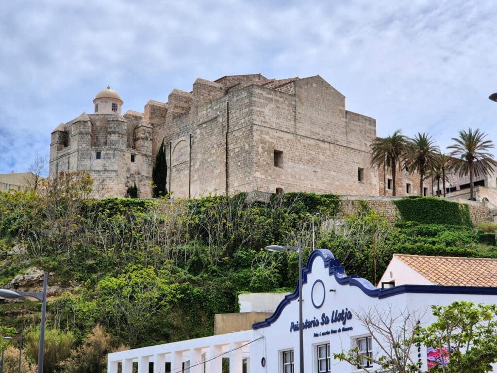 El Museo de Menorca es. uno de los lugares que ver en mao