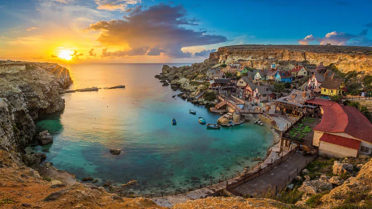 Atardecer en Anchor Bay Malta
