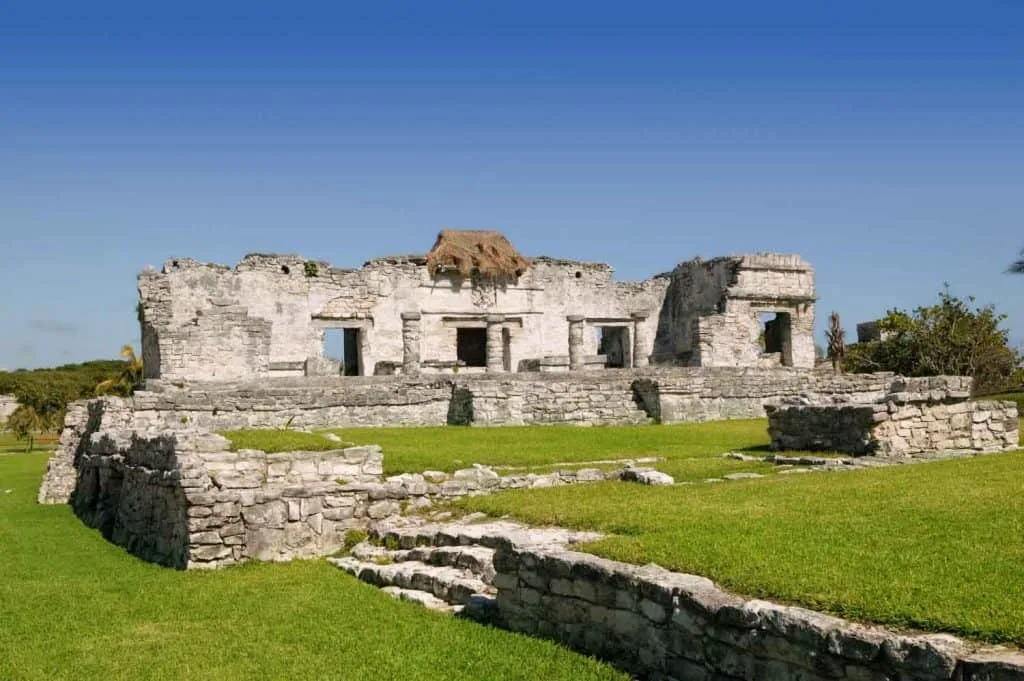 Mayan ruins at Tulum Mexico 1024x681