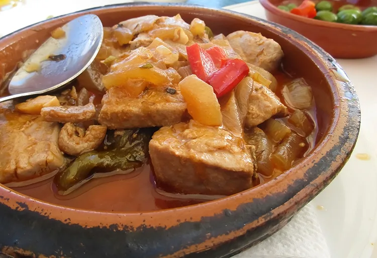atun encebollado