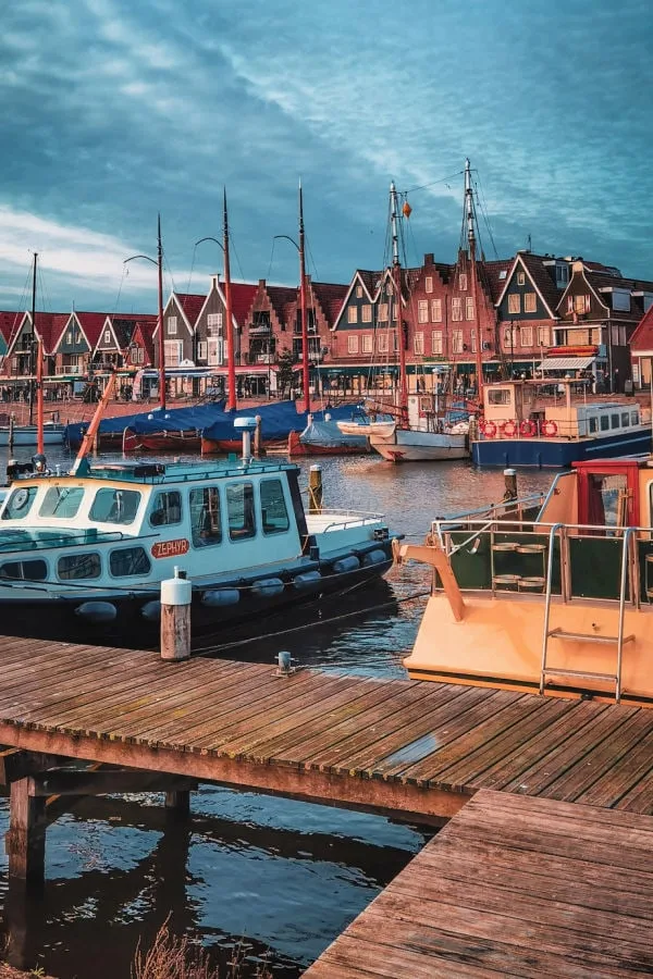 Visitar el puerto de Volendam