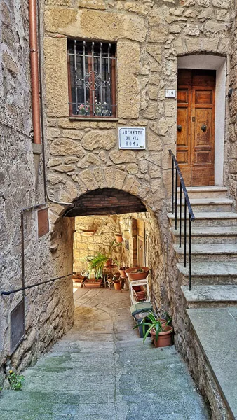 Calles de Sorano en la Toscana