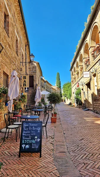Calles de Sovana pueblo de la Toscana