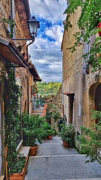 Preciosas calles de Pitigliano en la Toscana
