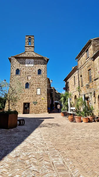 Pueblo medieval de Sovana en la Toscana