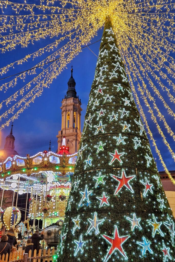 Zaragoza navidades en espana 683x1024