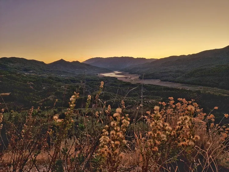 atardecer en el embalse del Tranco desde Hornos