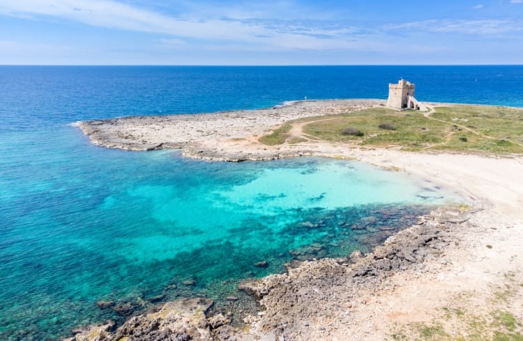 Vista panorámica de la torre Squillace en Porto Cesareo