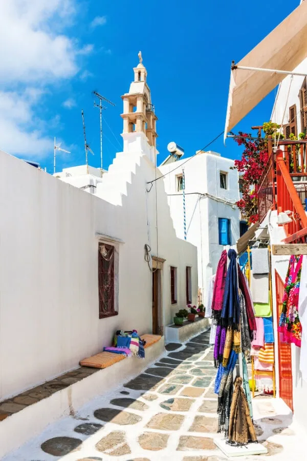 Tiendas en las calles de Mikonos