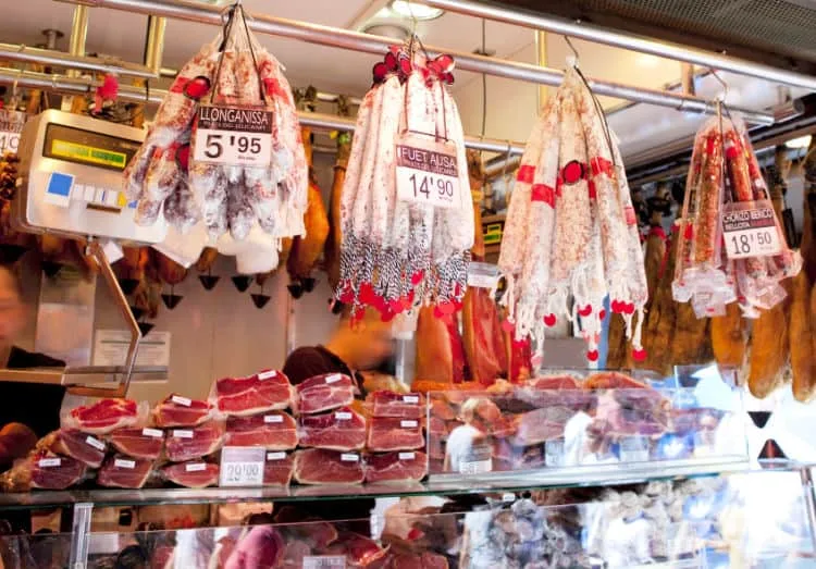 Comida en el mercado de la Boqueria en Barcelona