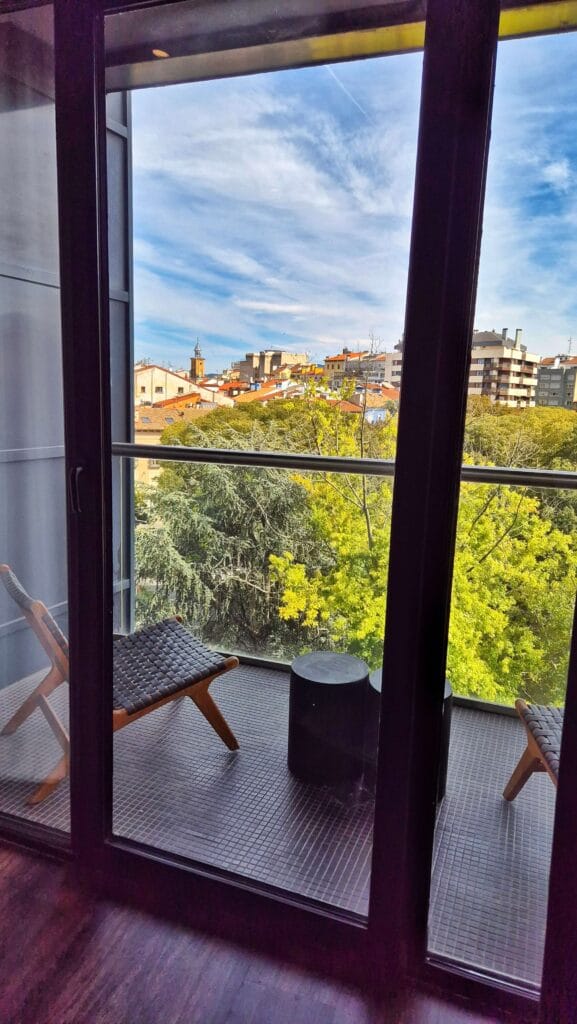 Alojamiento Pamplona Hotel Tres Reyes 577x1024