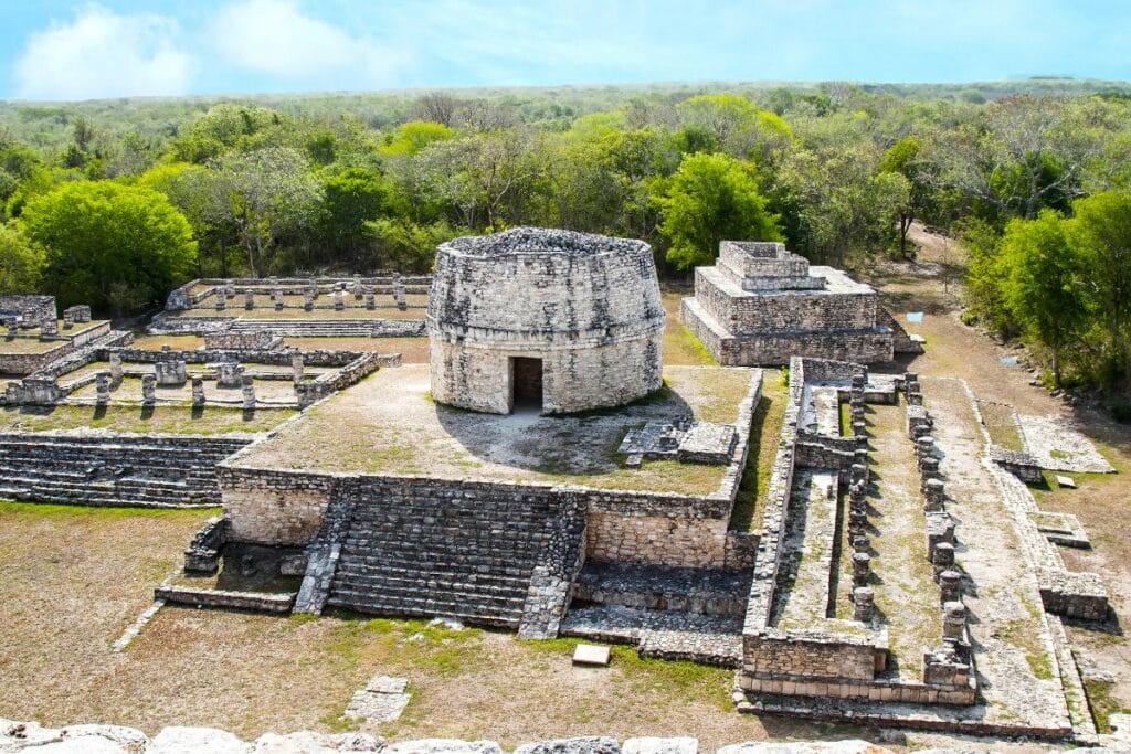 Mayapan Ruinas mayas mexico 1024x683