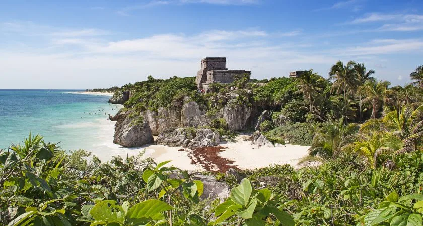 Qué Ver en Tulum 2025: Ruinas, Playas, Cenotes y Nightlife