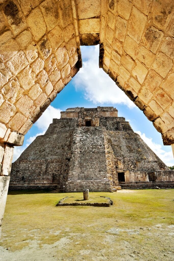 Uxmal Ruinas mayas 683x1024