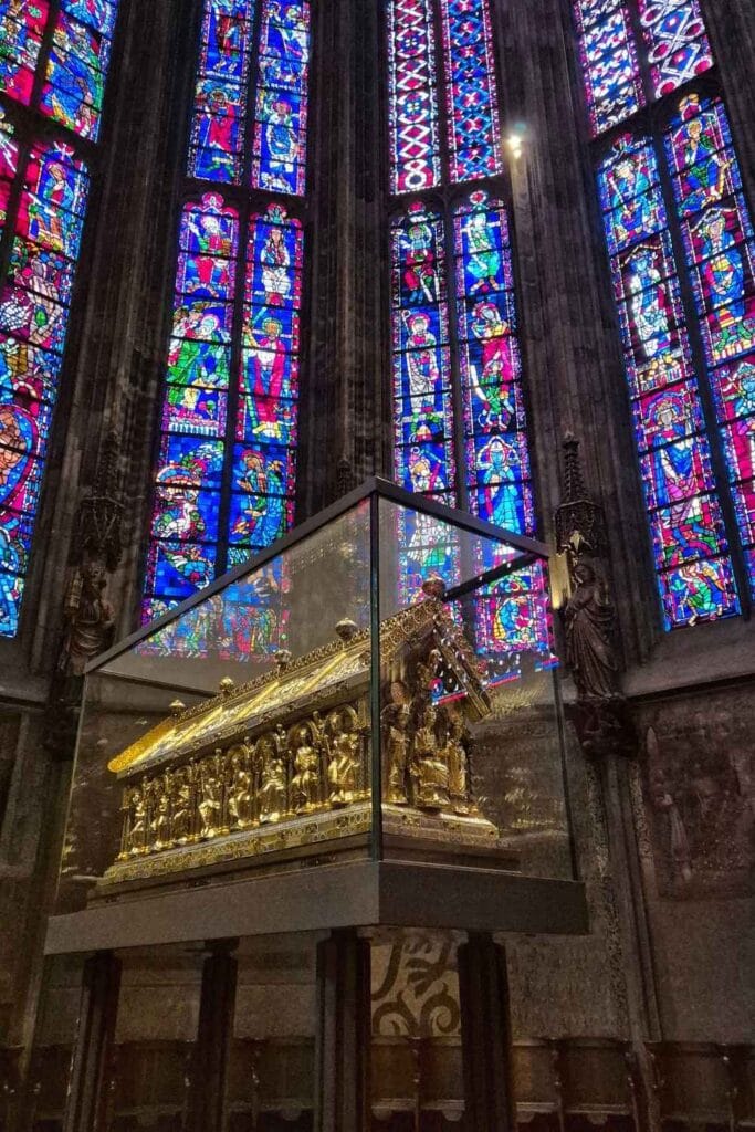 Tesoro Catedral Aachen Alemania 683x1024
