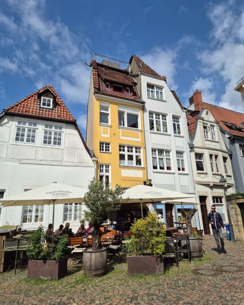 Casitas preciosas de la ciudad de Osnabruck Alemania 819x1024