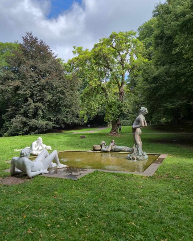 Esculturas Skulptur Projekte Munster Alemania 819x1024