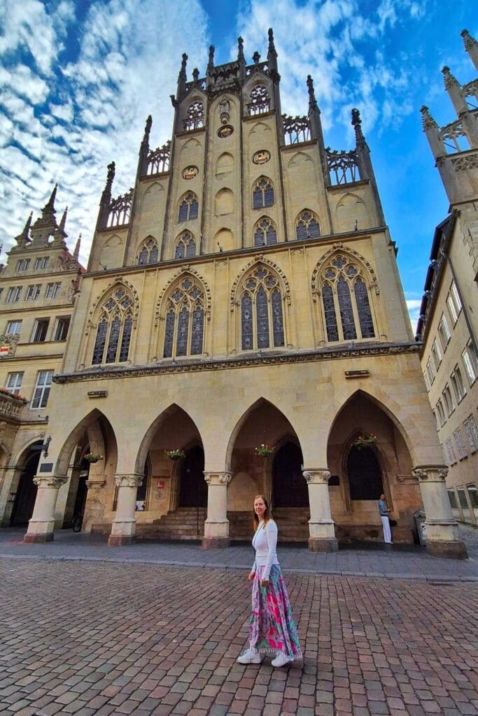 Fachada del Ayuntamiento de Munster Alemania 683x1024