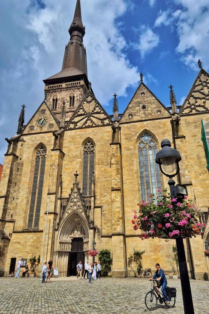 Iglesia de St Marien Osnabruck Alemania 683x1024