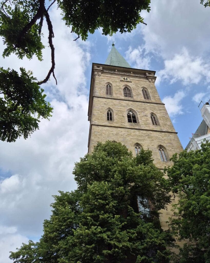 Iglesia de St. Katharinen Osnabruck Alemania 819x1024