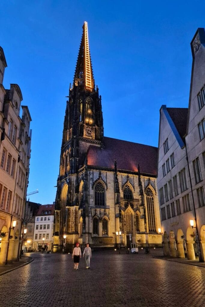 Munster Alemania por la noche 683x1024