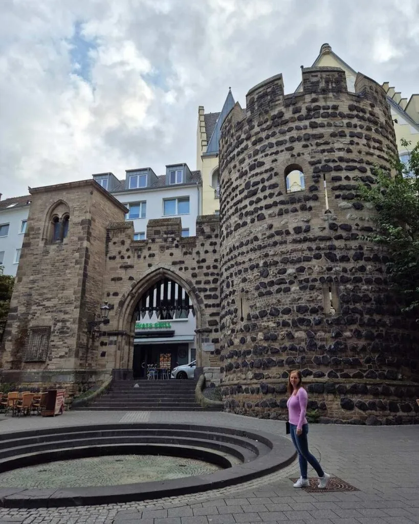 Torre de Bonn 819x1024