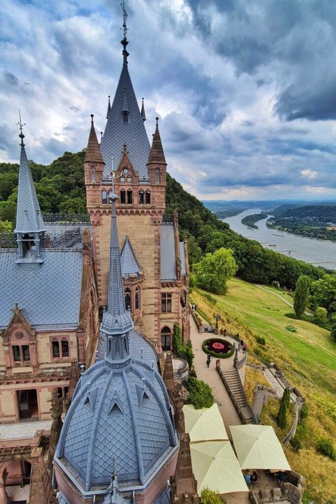 Vistas desde el Palacio Drachenburg Bonn 683x1024